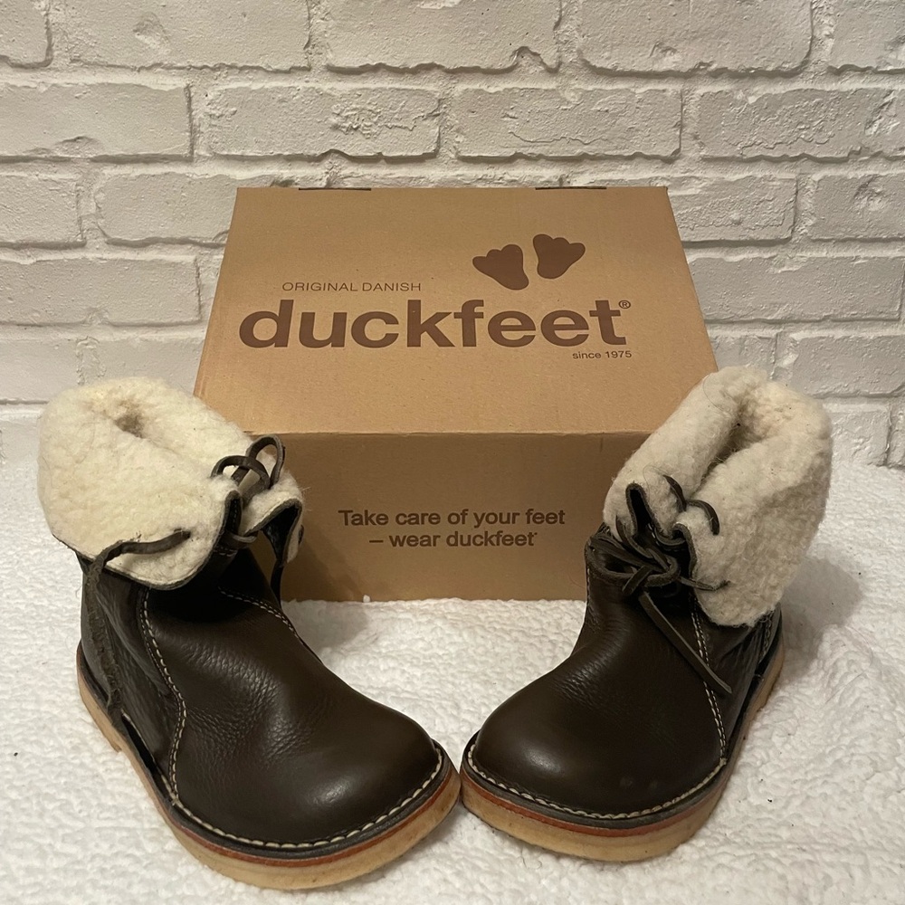 Duckfeet Women's Brown Combat Boots